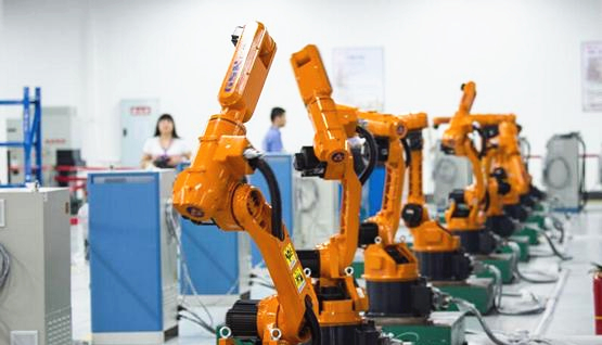 中国制造2025掀自动化发展新机 无人工厂机器人需量大