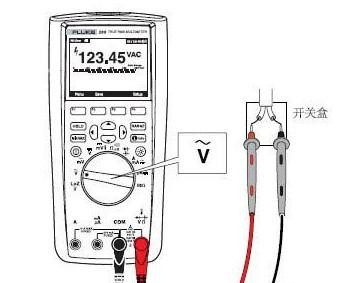 详解如何使用万用表测电压