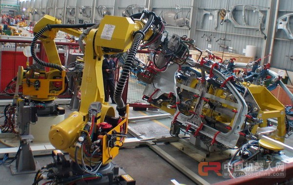 是什么限制了国产工业机器人的大规模普及应用？