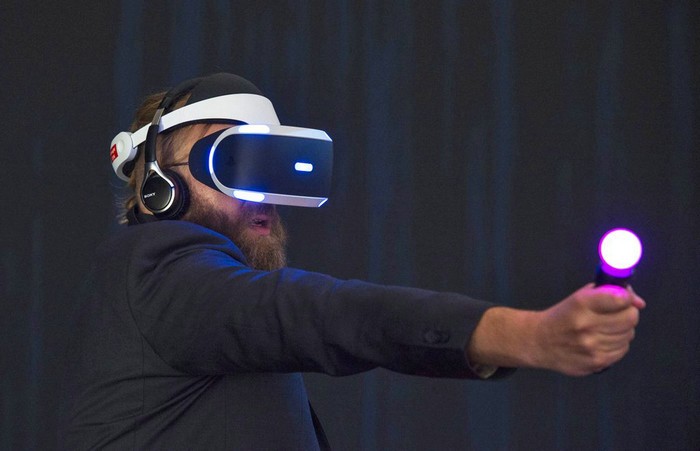 索尼更新VR设备安全提示:12岁以下的小孩不给