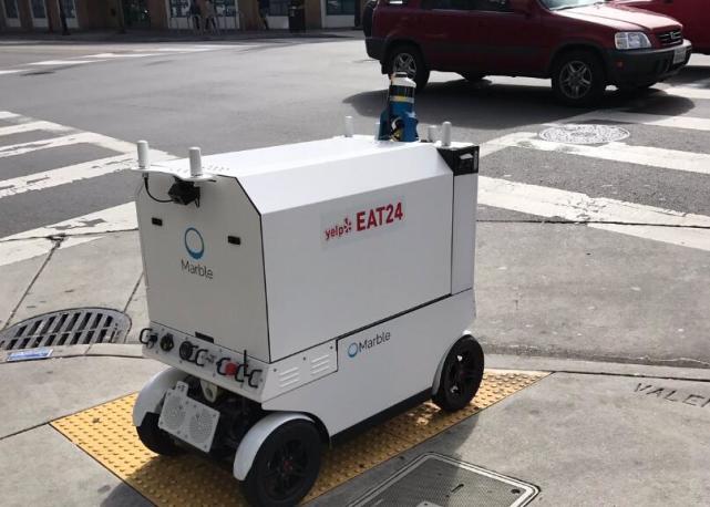 又一个送餐机器人上路 餐饮业自动化时代来了？
