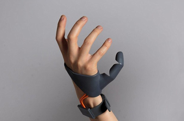 英国学生研发出3D打印手指:或打破传统义肢观