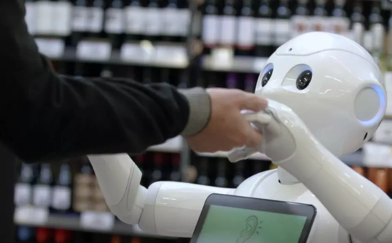 英国首个购物机器人工作一周后下岗