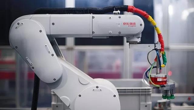 京东机器人使用规模有望跻身全球前五 机器人用于物流仓储成新趋势
