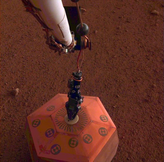 “洞察号”的圣诞礼物：在火星上成功部署地震仪