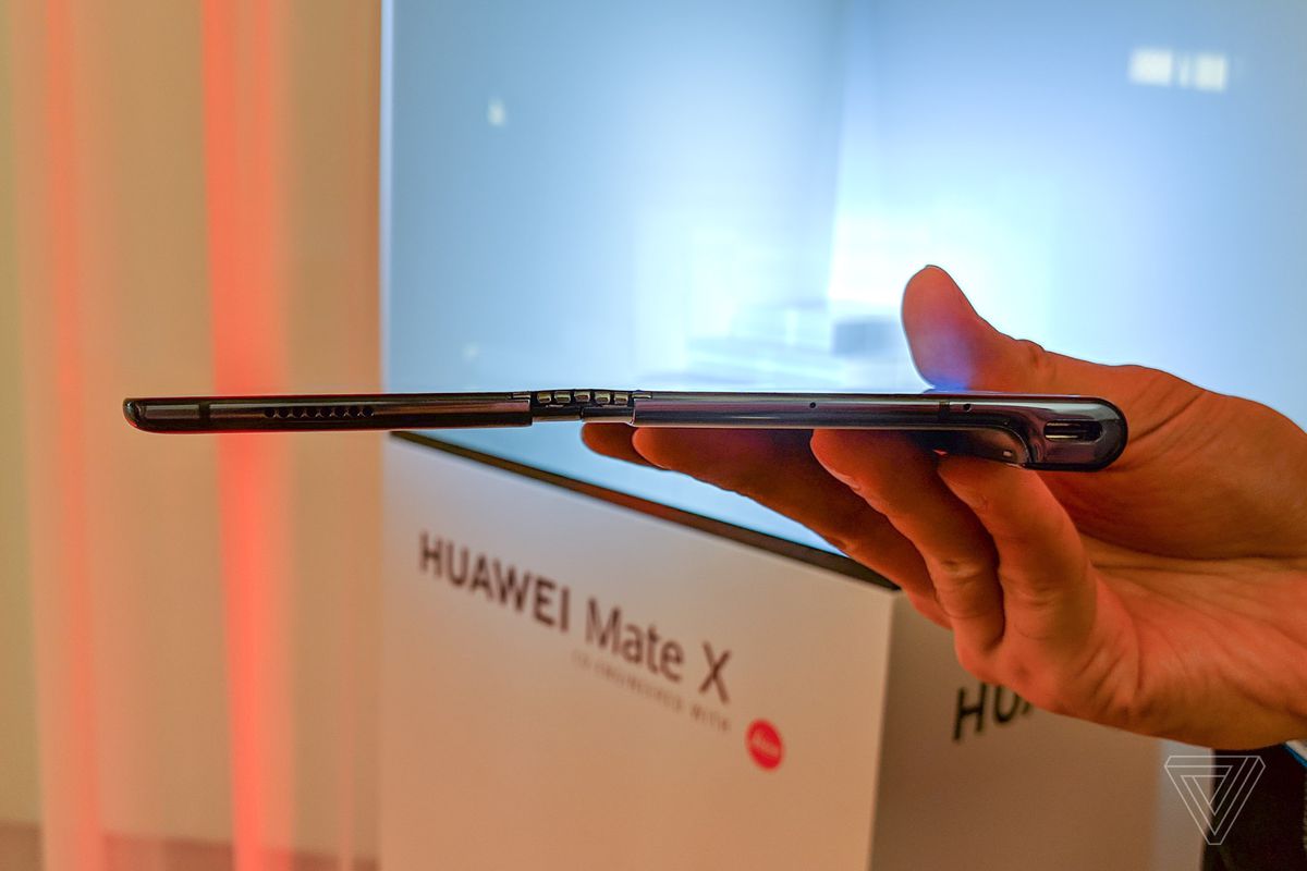 华为Mate X上手体验:首款5G折叠屏手机,售价1