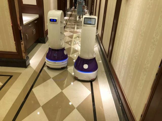餐饮服务机器人落地开花 餐饮智能化成行业趋势