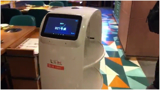 口碑放出“大招”！首条新零售生活街开业 机器人送吃送喝