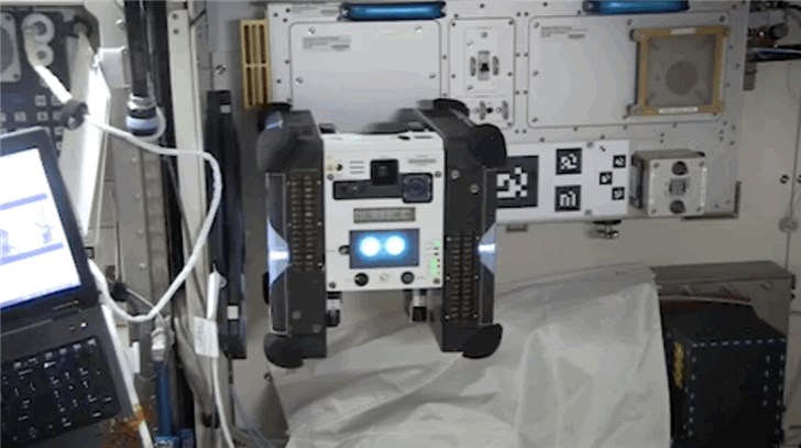 NASA第一个Astrobee机器人在国际空间站完成硬件检查