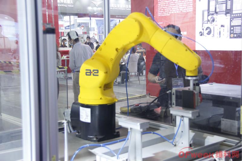 新时达又一万台工业机器人工厂投产！今年扩增产能已超2万台