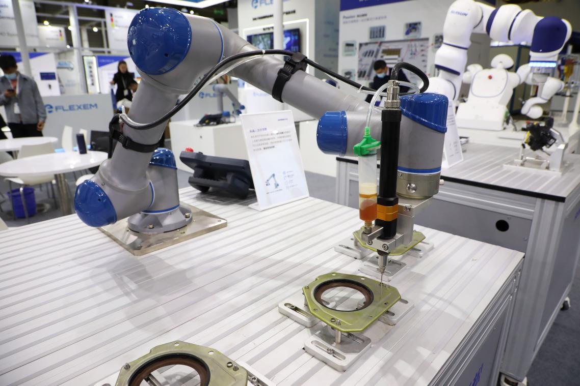新松协作机器人集体亮相,全新hc-x1型复合机器人重磅来袭