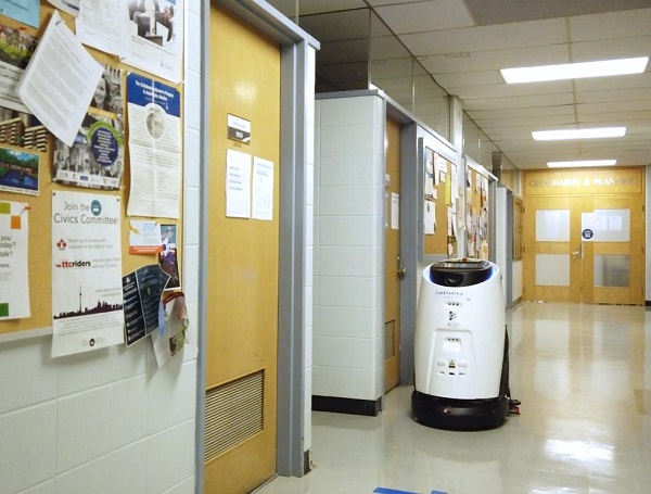 開學季！新國大、港科大、人大校園清潔都在用高仙機器人