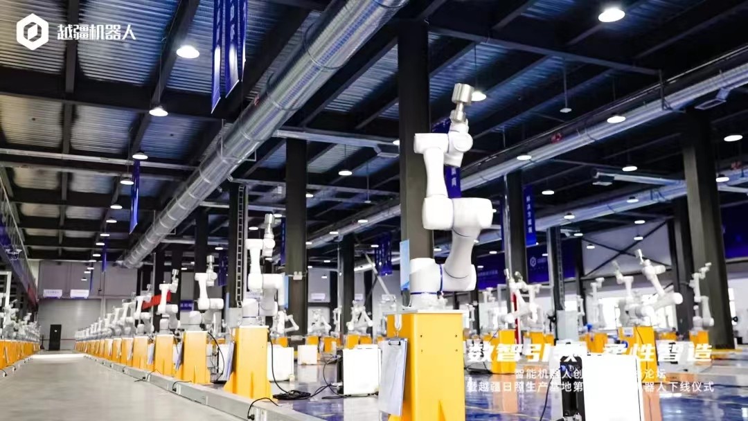 协作机器人角逐激烈，又一年产10万台工厂火力全开！