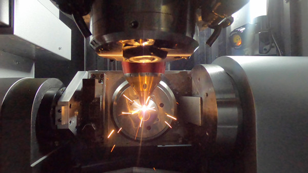 日本杉野机械推出CNC加工+激光金属沉积3D打印混合系统