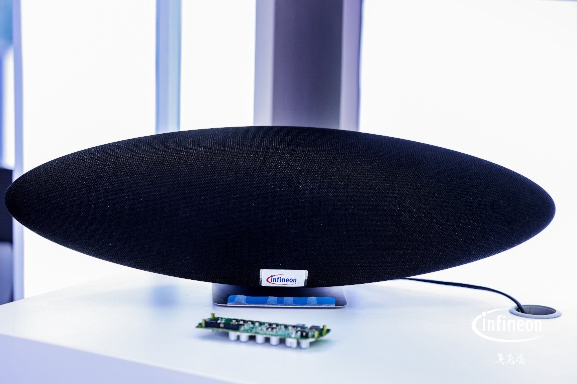 A black hat on a table Description automatically generated with low confidence