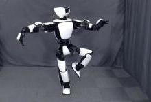 HTC Vive可控制丰田人形机器人